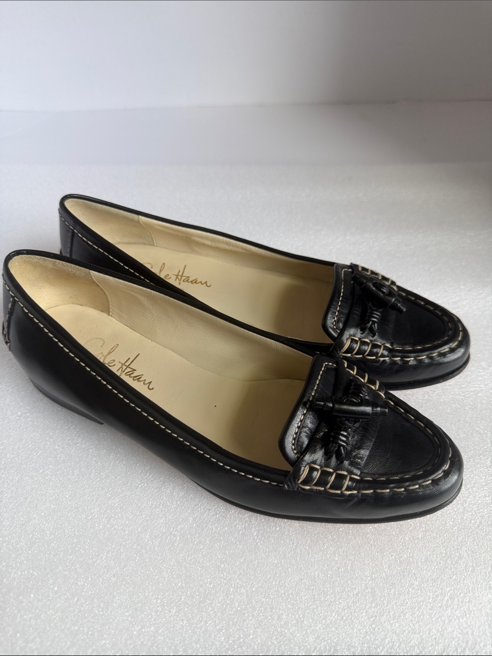 COLE HAAN Black Leather Tassel Loafers Contrast Stitching Flats Women’s 5.5 - Picture 7 of 16